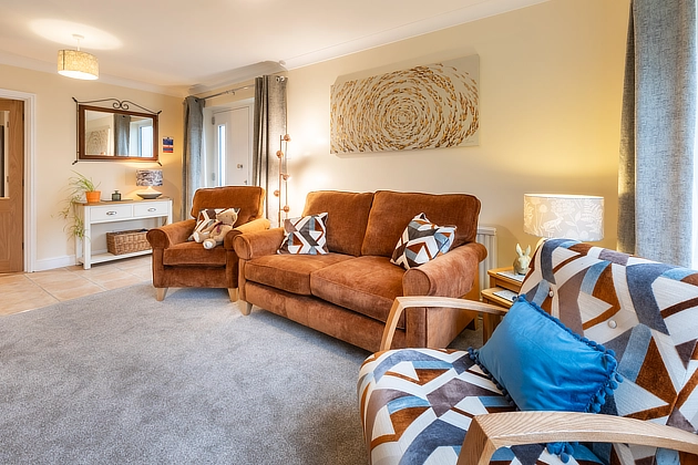 Home Farm End Cottage's lounge