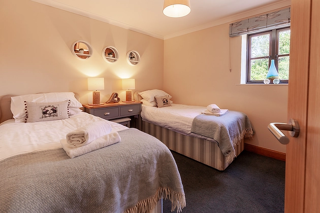 Lapwing Cottage's twin bedroom