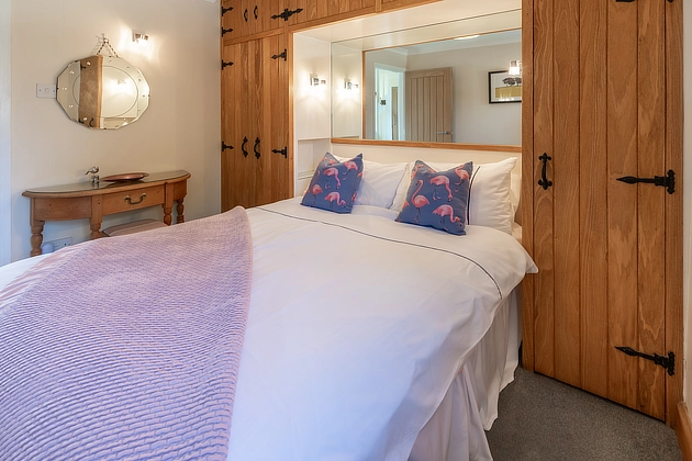 Peewit Cottage's double bedroom
