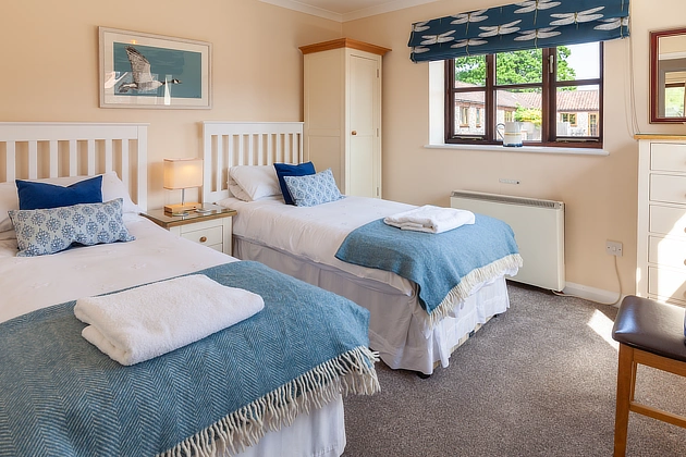 Barnett's Cottage's twin bedroom