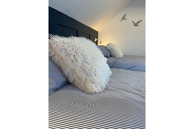 Barnfield Lodge's twin bedroom