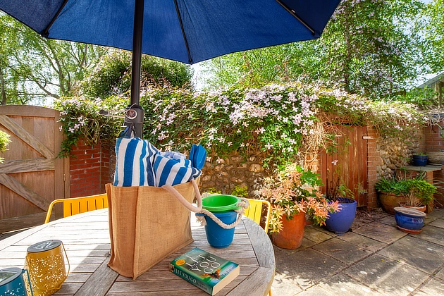 The Driftway Cottage's patio garden