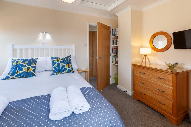 Narroogal Cottage's double bedroom